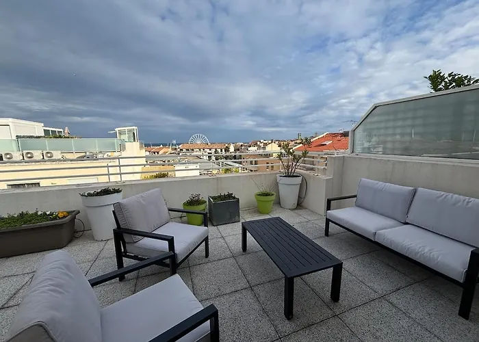 Le Syracuse Apartment *